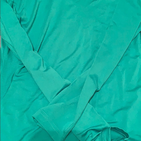 Long sleeve, workout top. - Picture 3 of 3